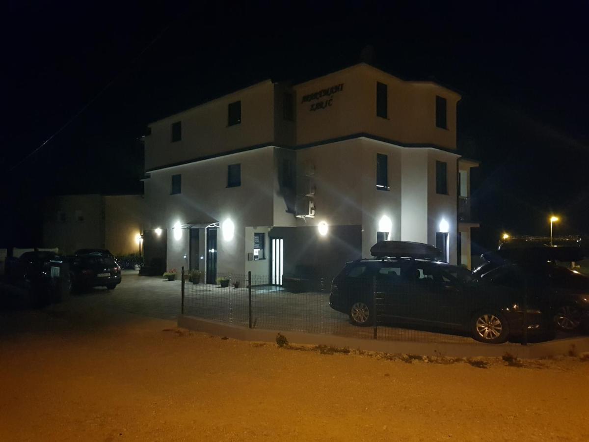 מאלינסקה Apartmani Zaric מראה חיצוני תמונה