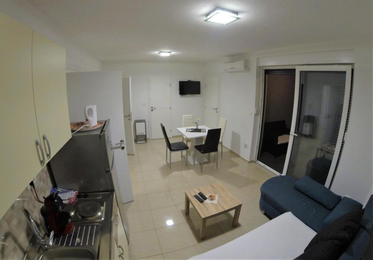 מאלינסקה Apartmani Zaric מראה חיצוני תמונה