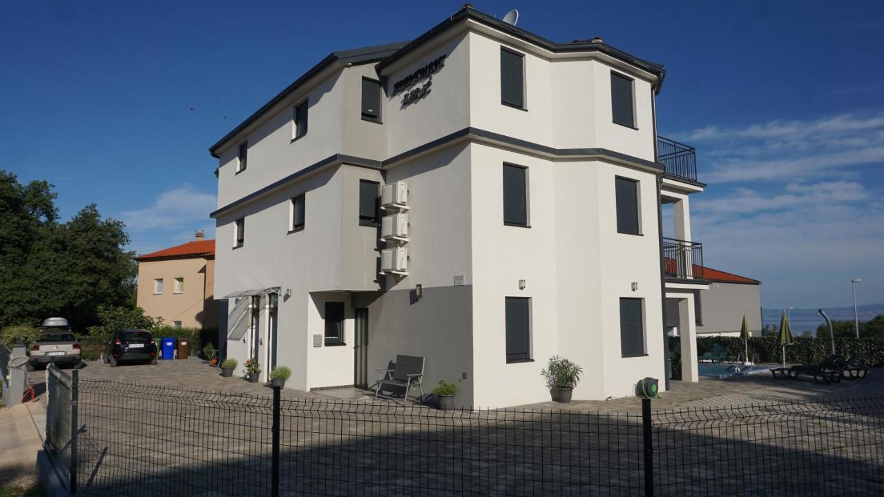 מאלינסקה Apartmani Zaric מראה חיצוני תמונה