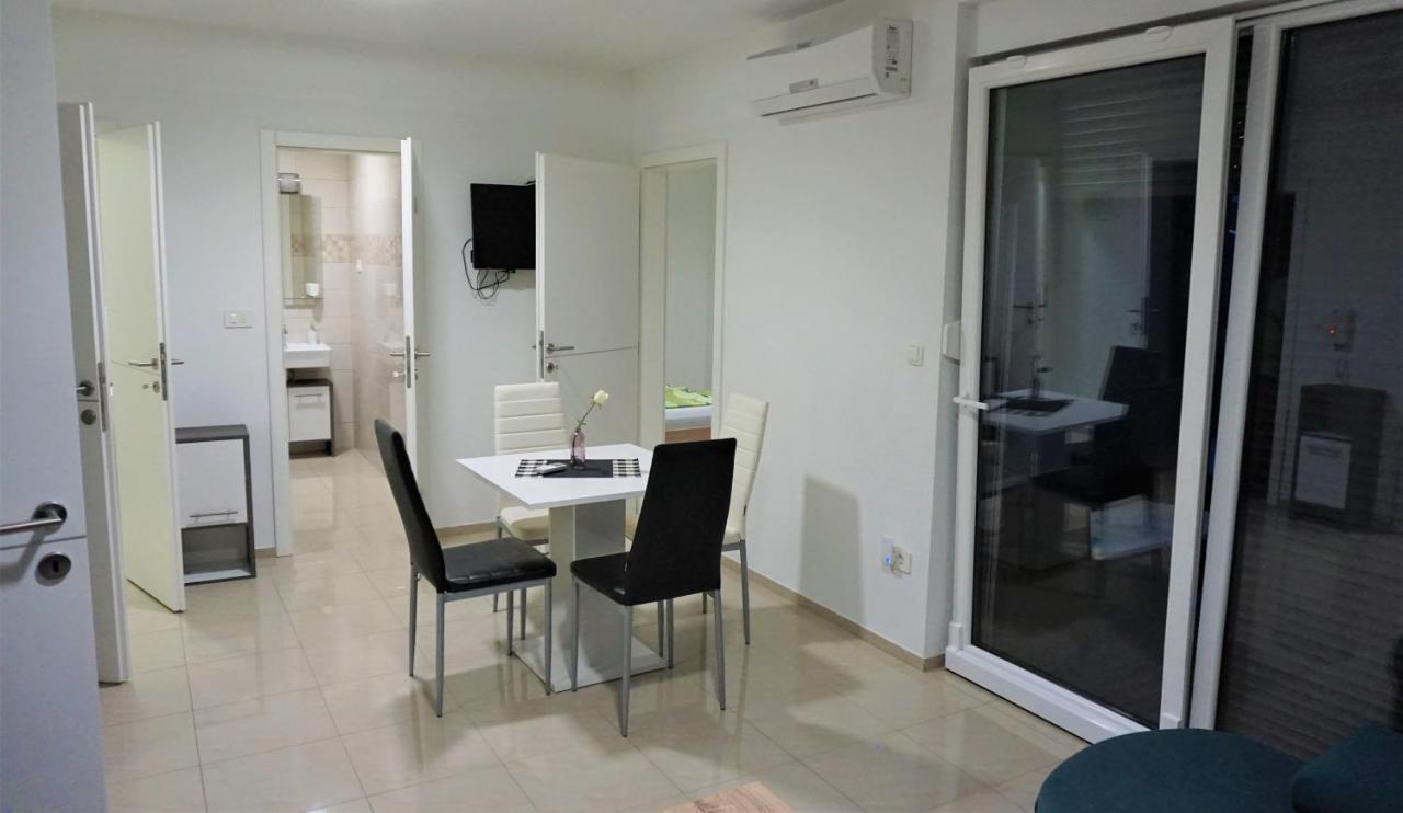 מאלינסקה Apartmani Zaric מראה חיצוני תמונה