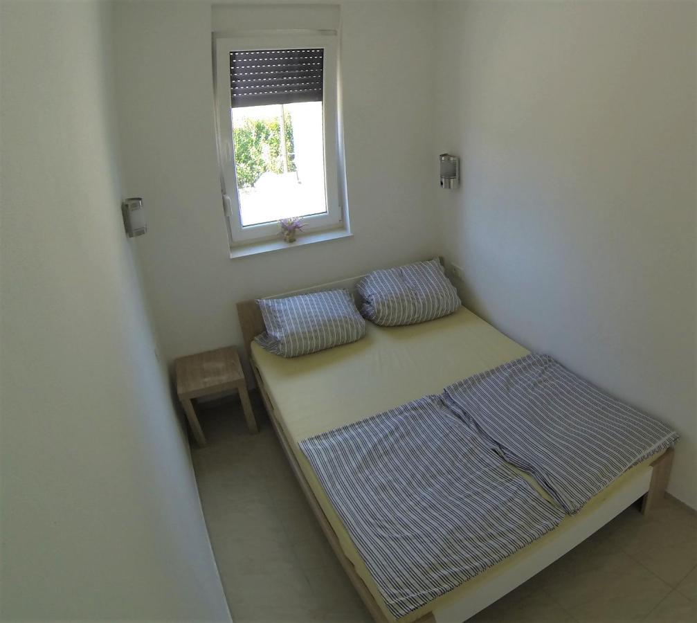 מאלינסקה Apartmani Zaric מראה חיצוני תמונה