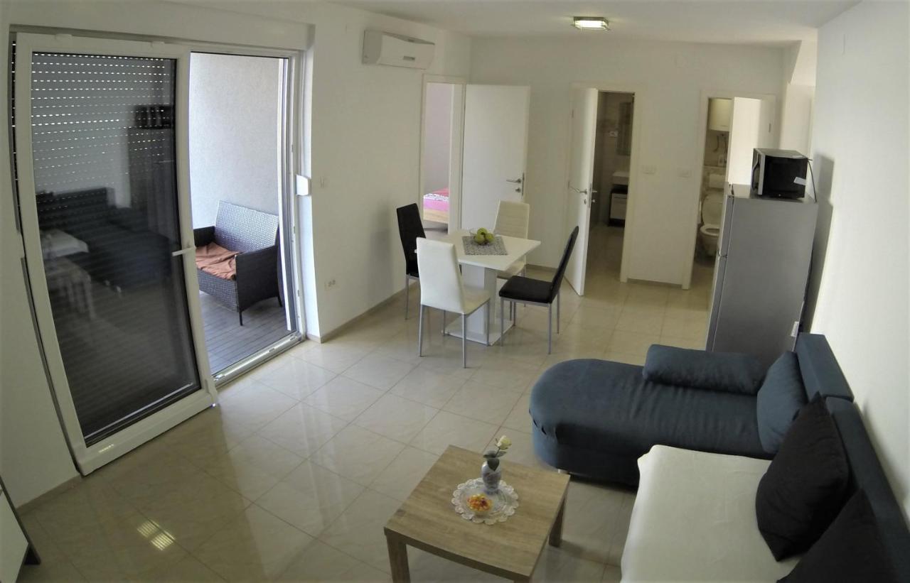 מאלינסקה Apartmani Zaric מראה חיצוני תמונה