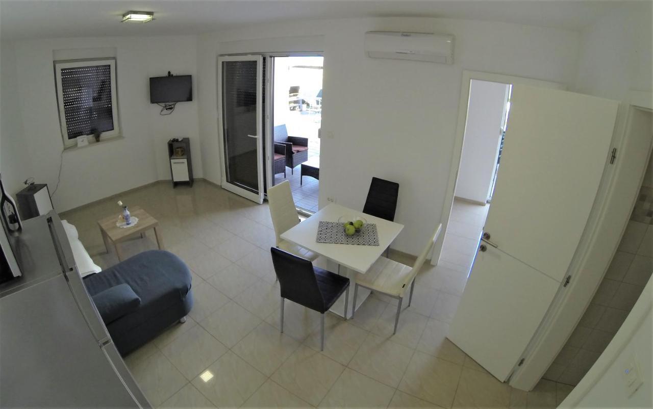מאלינסקה Apartmani Zaric מראה חיצוני תמונה