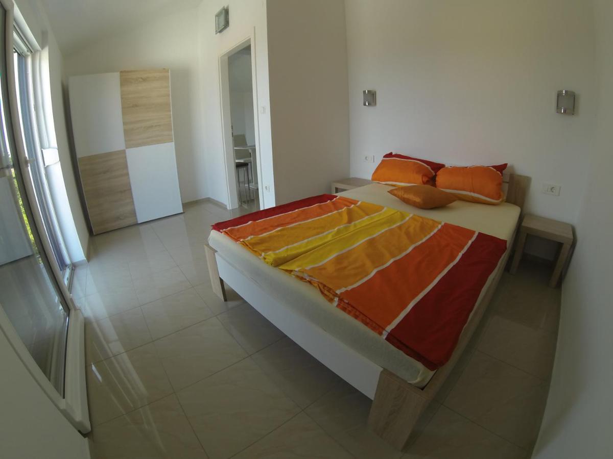 מאלינסקה Apartmani Zaric מראה חיצוני תמונה